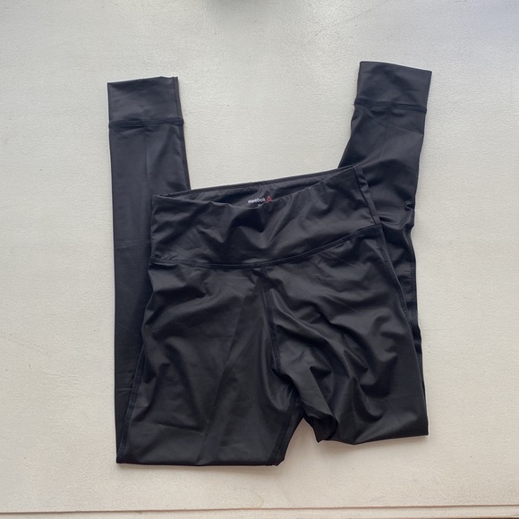 Black Reebok leggings- Size XS - Picture 4 of 7